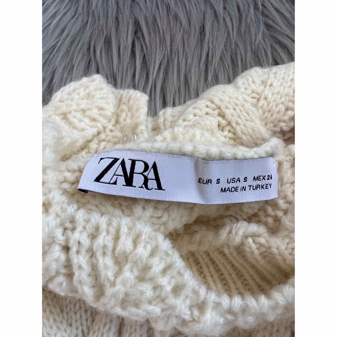 ZARA(ザラ)のZARA フリルセーター　未使用 レディースのトップス(ニット/セーター)の商品写真