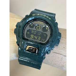 ジーショック(G-SHOCK)のG-SHOCK/クロコ/ゴールド/DW-6900/時計/三つ目/カーキ/反転液晶(腕時計(デジタル))