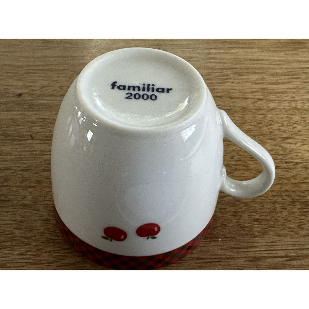 familiar(ファミリア)のfamiliar 2000年限定　カップ＆ソーサー インテリア/住まい/日用品のキッチン/食器(食器)の商品写真