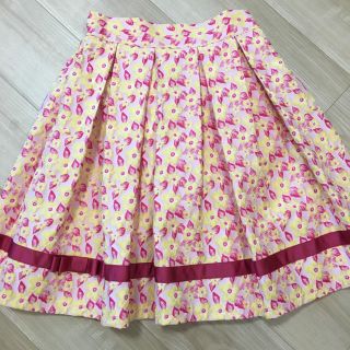 チェリーアン(cherry Ann)の週末限定お値下げ中♡【美品】annette リボンフラワータフタスカート(ひざ丈スカート)