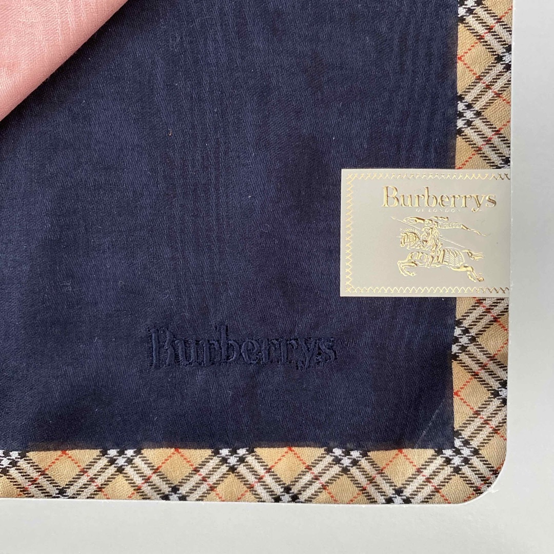 BURBERRY(バーバリー)のバーバリー　ハンカチ　【新品】 メンズのファッション小物(ハンカチ/ポケットチーフ)の商品写真