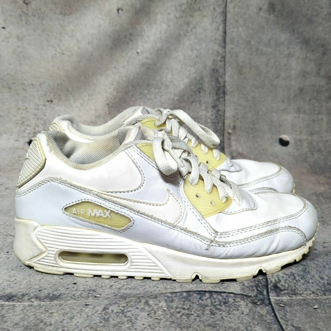 NIKE(ナイキ)のNike air max 90 GS 307793 111 WHITEShoes レディースの靴/シューズ(スニーカー)の商品写真