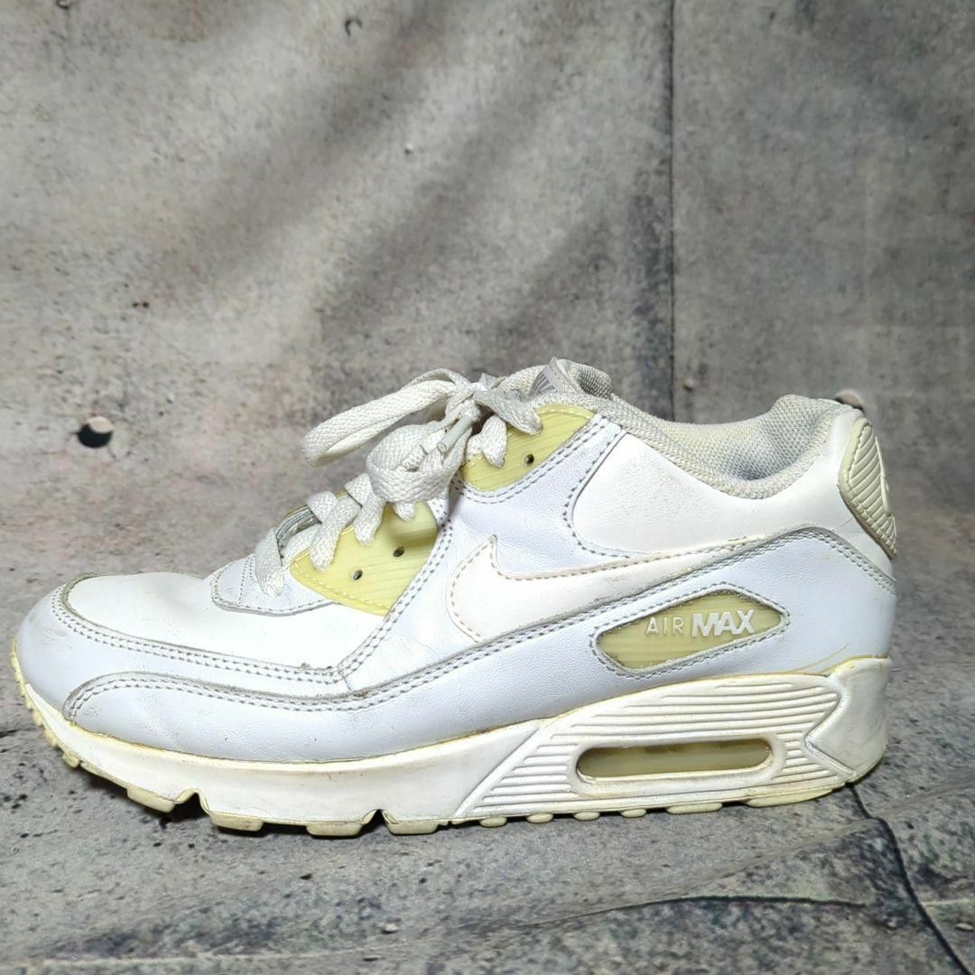 NIKE(ナイキ)のNike air max 90 GS 307793 111 WHITEShoes レディースの靴/シューズ(スニーカー)の商品写真