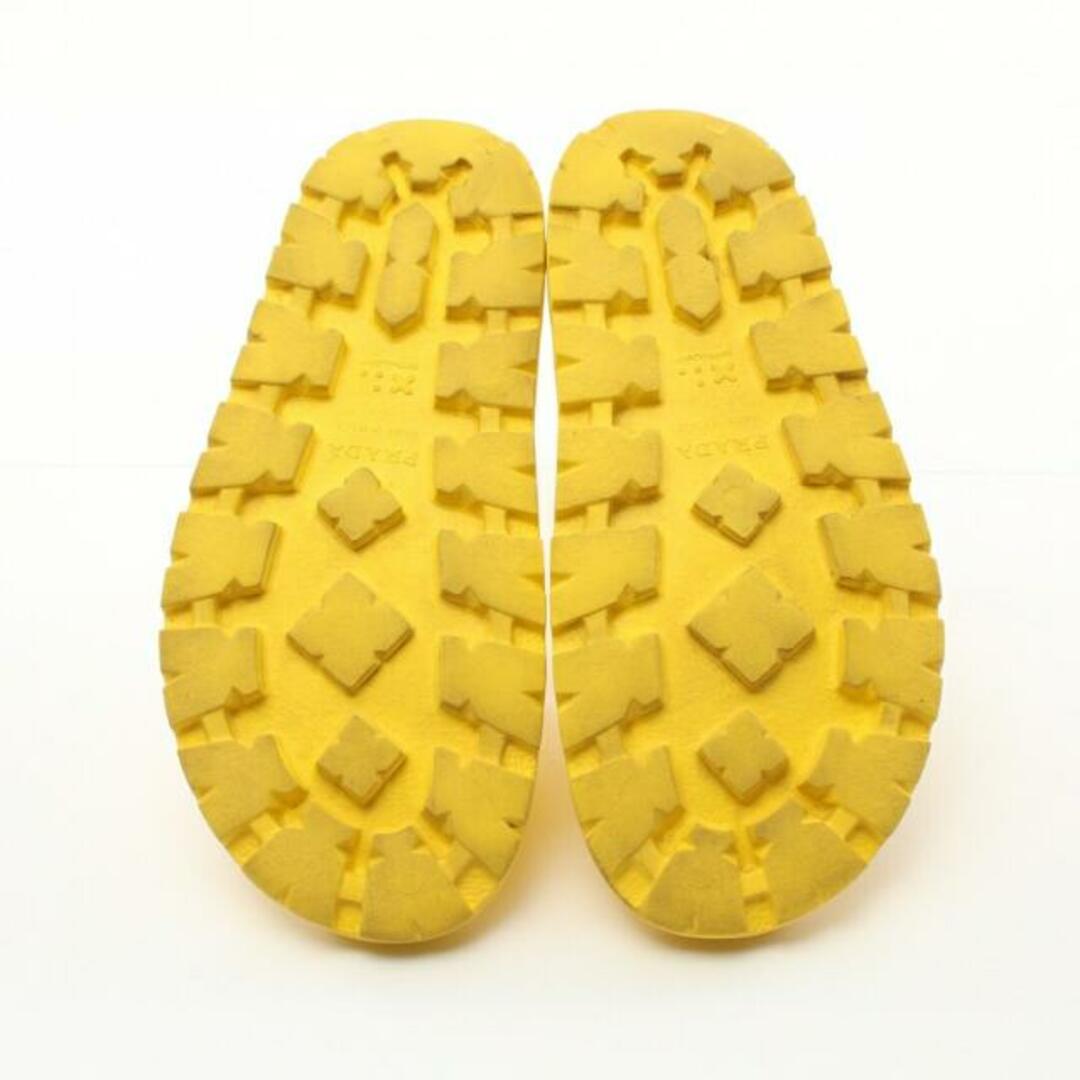 PRADA(プラダ)の スライドサンダル ラバー イエロー ロゴ メンズの靴/シューズ(サンダル)の商品写真