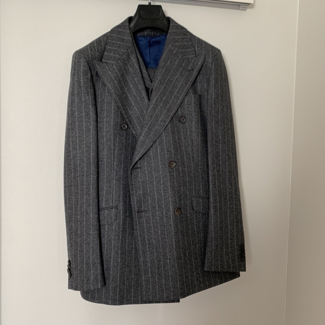 Harris Tweed(ハリスツイード)のグレー　ツイード　スリーピース　スーツ メンズのスーツ(スーツベスト)の商品写真