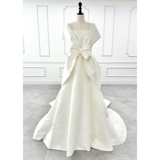 エマ理永 EMarie エリ松居 ヘップバーン Aライン ウェディングドレス ホワイト(ウェディングドレス)