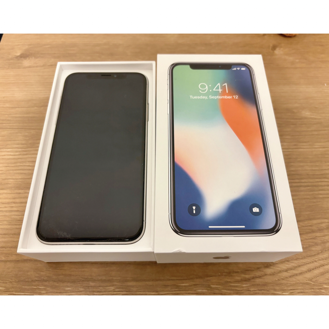 iPhone(アイフォーン)のiPhone X 256GB スマホ/家電/カメラのスマートフォン/携帯電話(スマートフォン本体)の商品写真