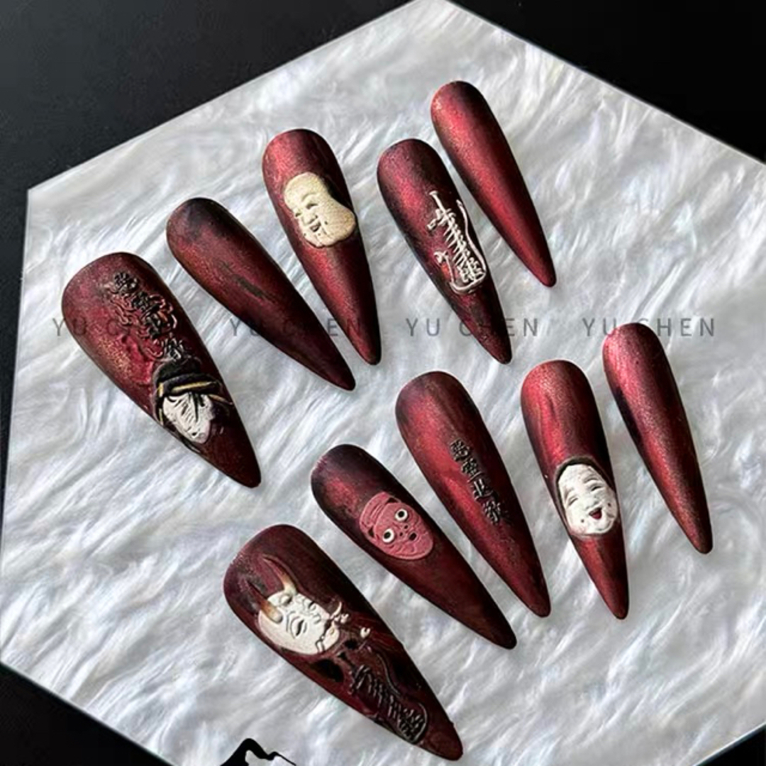 Yohji Yamamoto(ヨウジヤマモト)の鬼面花魁　白赤黒色付け爪　ネイルチップ　ゴシック　やみかわ 着物和服浴衣　パンク コスメ/美容のネイル(つけ爪/ネイルチップ)の商品写真