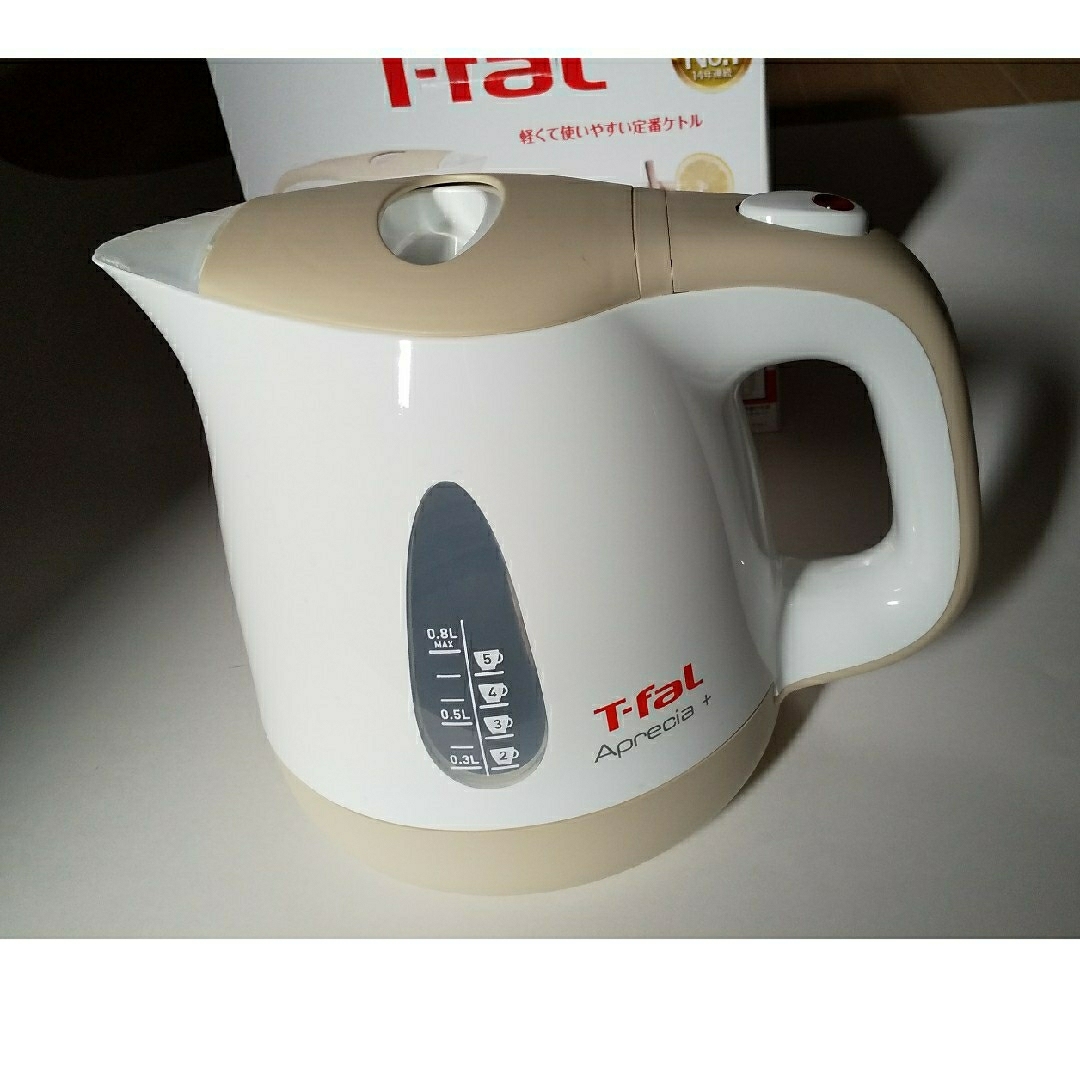 T-fal(ティファール)の美品 T-FAL 電気ケトル 0,8L ホワイト スマホ/家電/カメラの生活家電(電気ケトル)の商品写真