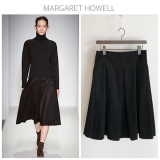 マーガレットハウエル(MARGARET HOWELL)のマーガレットハウエル ベビーニードルコード 細畝コーデュロイ スカート Ⅱ 黒(ひざ丈スカート)