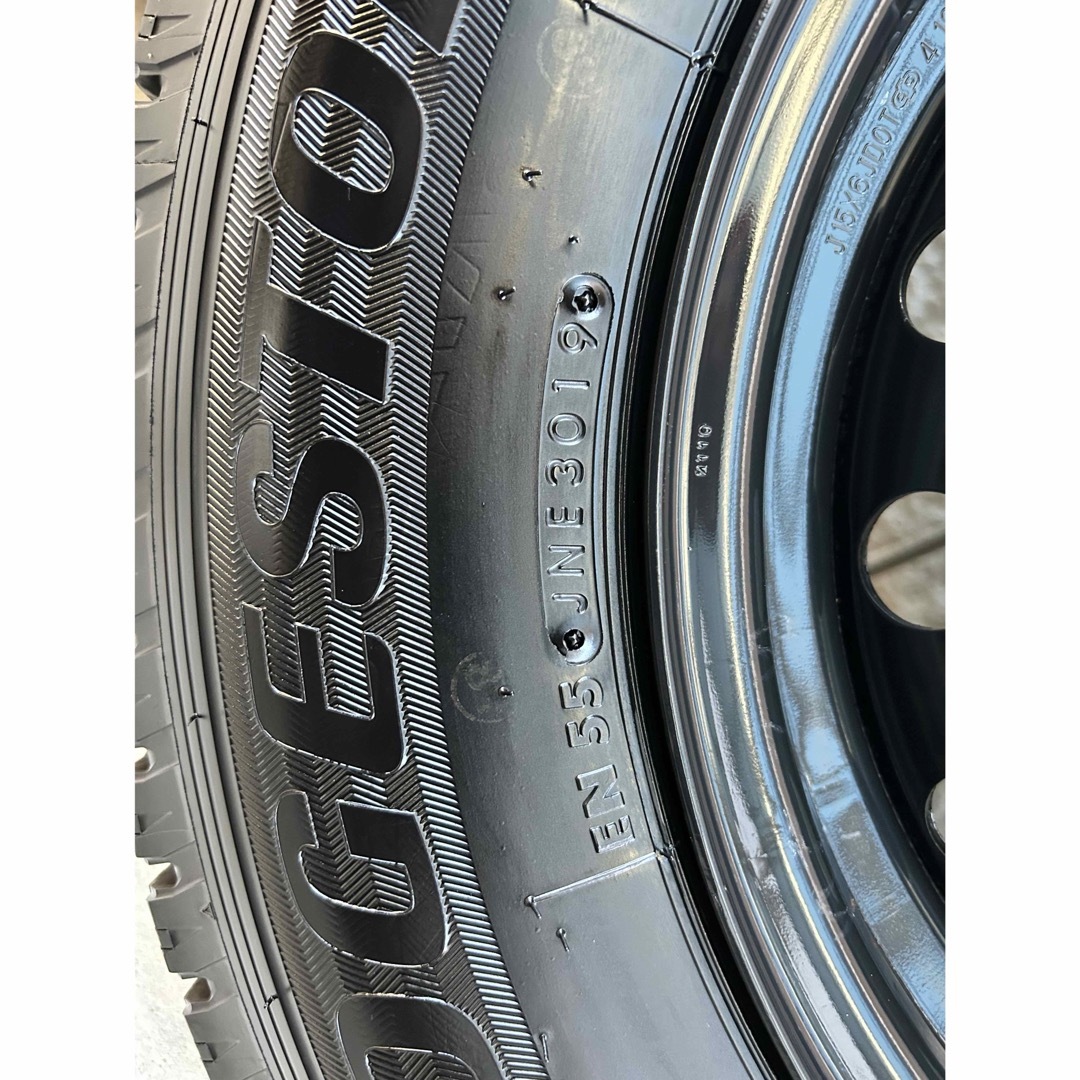 BRIDGESTONE(ブリヂストン)のハイエース スタッドレスタイヤ BLIZZAK VL1 195/80R15 自動車/バイクの自動車(タイヤ・ホイールセット)の商品写真