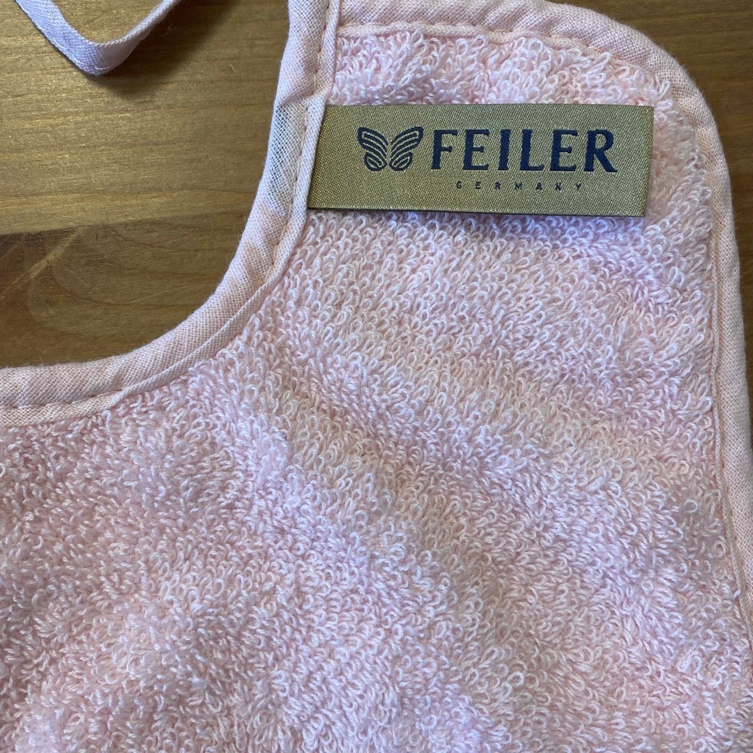 FEILER(フェイラー)のFEILER、LE CREUSETスタイ3枚セット キッズ/ベビー/マタニティのこども用ファッション小物(ベビースタイ/よだれかけ)の商品写真