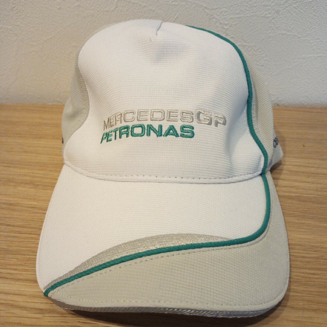 メルセデスF1 GP ペトロナス キャップ ヘンリーロイド 新品未使用 タグ付き メンズの帽子(キャップ)の商品写真