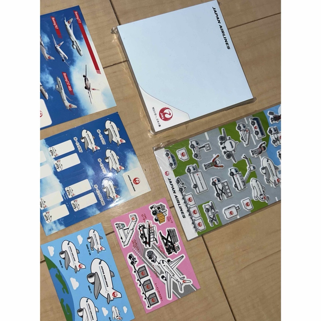JAL(日本航空)(ジャル(ニホンコウクウ))の日本航空　JAL ジャル　飛行機　エア　航空会社　シール　ステッカー　メモ帳 エンタメ/ホビーのテーブルゲーム/ホビー(航空機)の商品写真