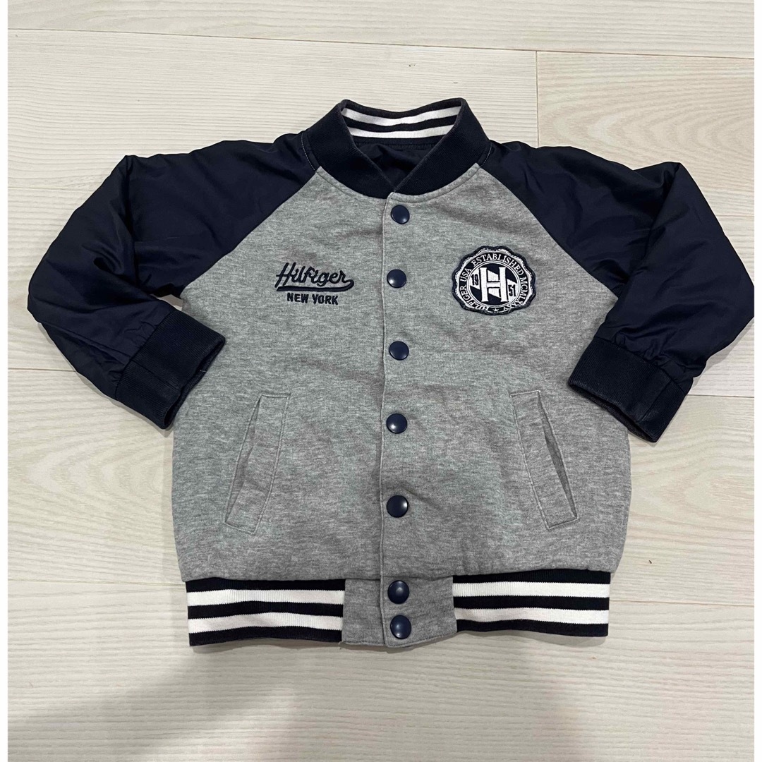 TOMMY HILFIGER(トミーヒルフィガー)のTOMMY リバーシブルMA-1 KIDS キッズ/ベビー/マタニティのキッズ服男の子用(90cm~)(ジャケット/上着)の商品写真