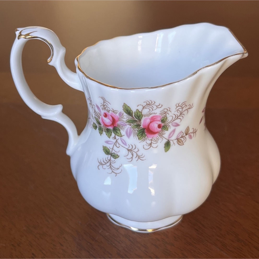 ROYAL ALBERT(ロイヤルアルバート)の【美品】ロイヤルアルバート★ラベンダーローズ★クリーマー インテリア/住まい/日用品のキッチン/食器(食器)の商品写真