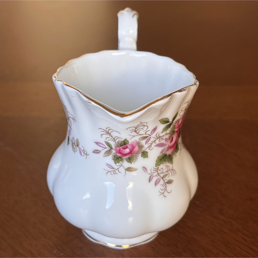 ROYAL ALBERT(ロイヤルアルバート)の【美品】ロイヤルアルバート★ラベンダーローズ★クリーマー インテリア/住まい/日用品のキッチン/食器(食器)の商品写真