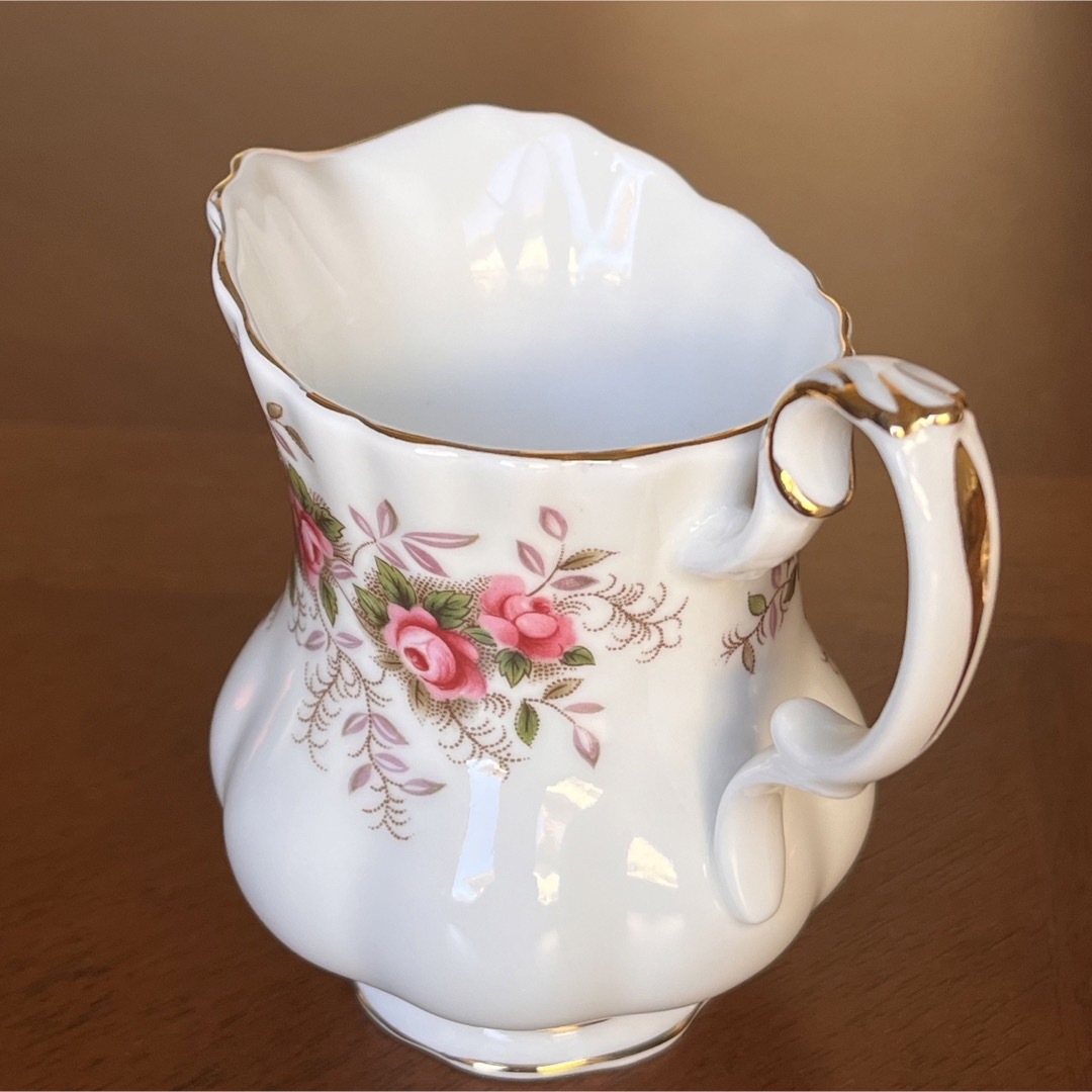 ROYAL ALBERT(ロイヤルアルバート)の【美品】ロイヤルアルバート★ラベンダーローズ★クリーマー インテリア/住まい/日用品のキッチン/食器(食器)の商品写真