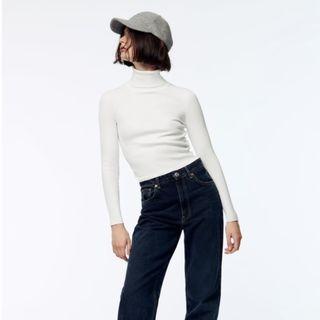 ザラ(ZARA)のZARA✨リブニットセーターエクリュ 新品未使用タグ付き♥(ニット/セーター)