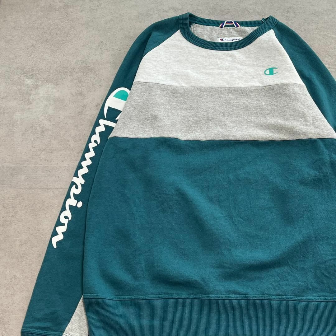 Champion(チャンピオン)の良デザイン　チャンピオン　三色デザイン　スウェット　古着　グリーン　L メンズのトップス(スウェット)の商品写真