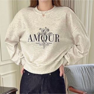 ディーホリック(dholic)の【新品】AMOURフラワープリントスウェットトレーナー アイボリー 韓国(トレーナー/スウェット)