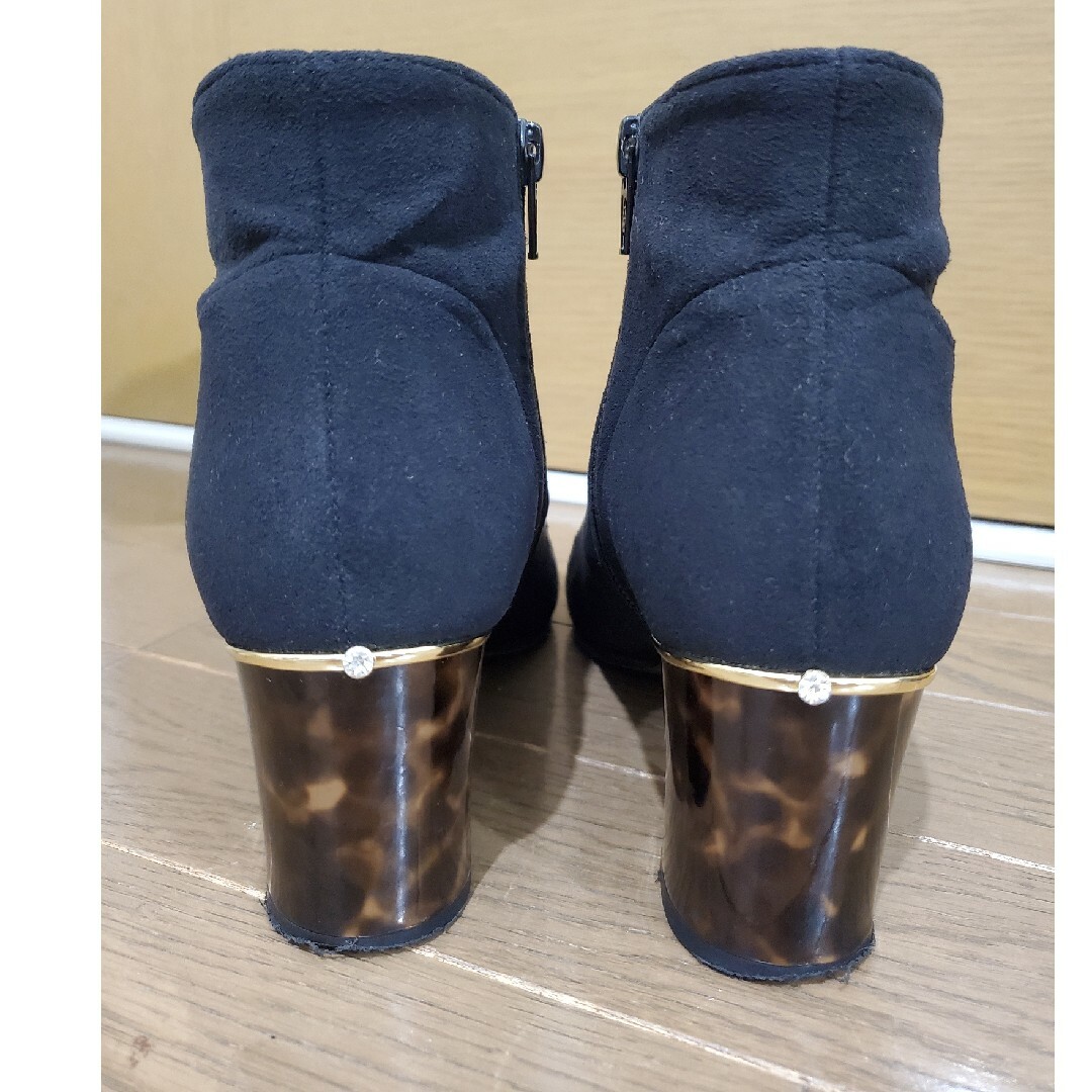 ショートブーツ　黒　Ｍサイズ　太ヒール レディースの靴/シューズ(ブーツ)の商品写真