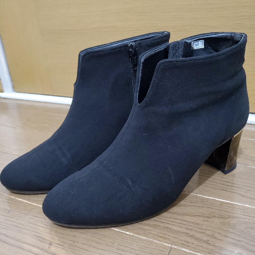 ショートブーツ　黒　Ｍサイズ　太ヒール レディースの靴/シューズ(ブーツ)の商品写真
