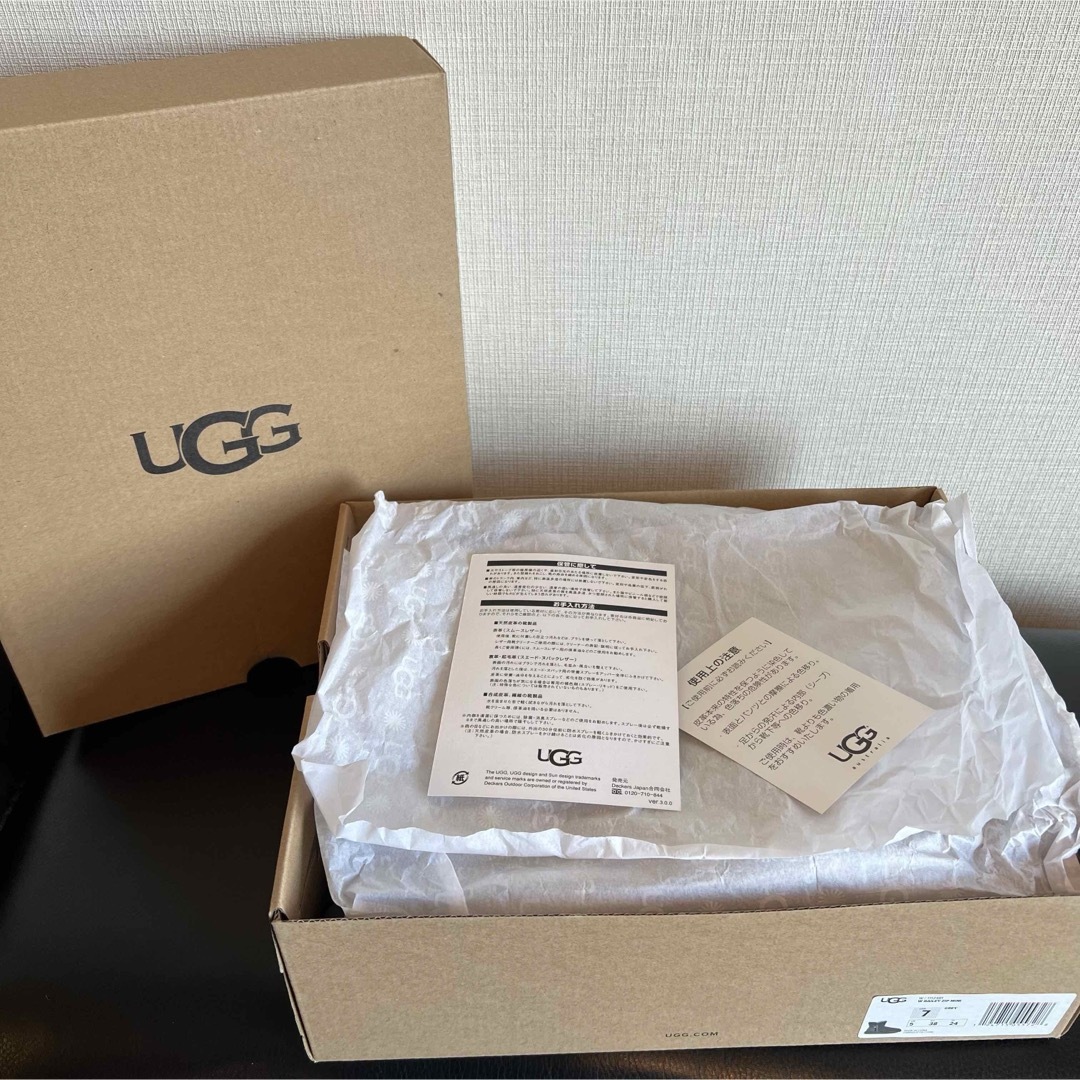 UGG(アグ)の【新品未使用箱付】ugg bailey zipムートンブーツアグ　ベイリージップ レディースの靴/シューズ(ブーツ)の商品写真