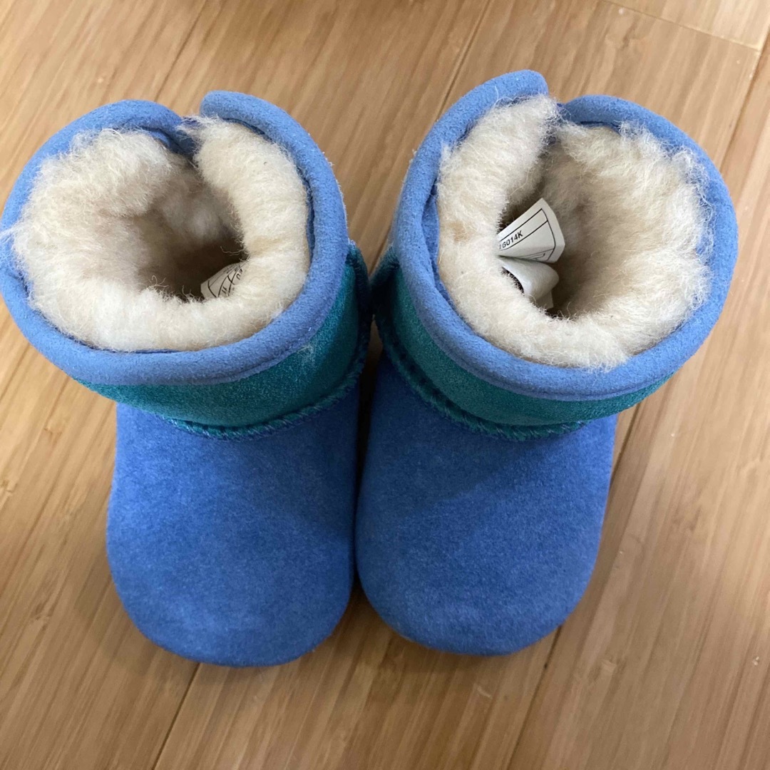 UGG(アグ)のアグ　ベビーシューズ キッズ/ベビー/マタニティのベビー靴/シューズ(~14cm)(フラットシューズ)の商品写真