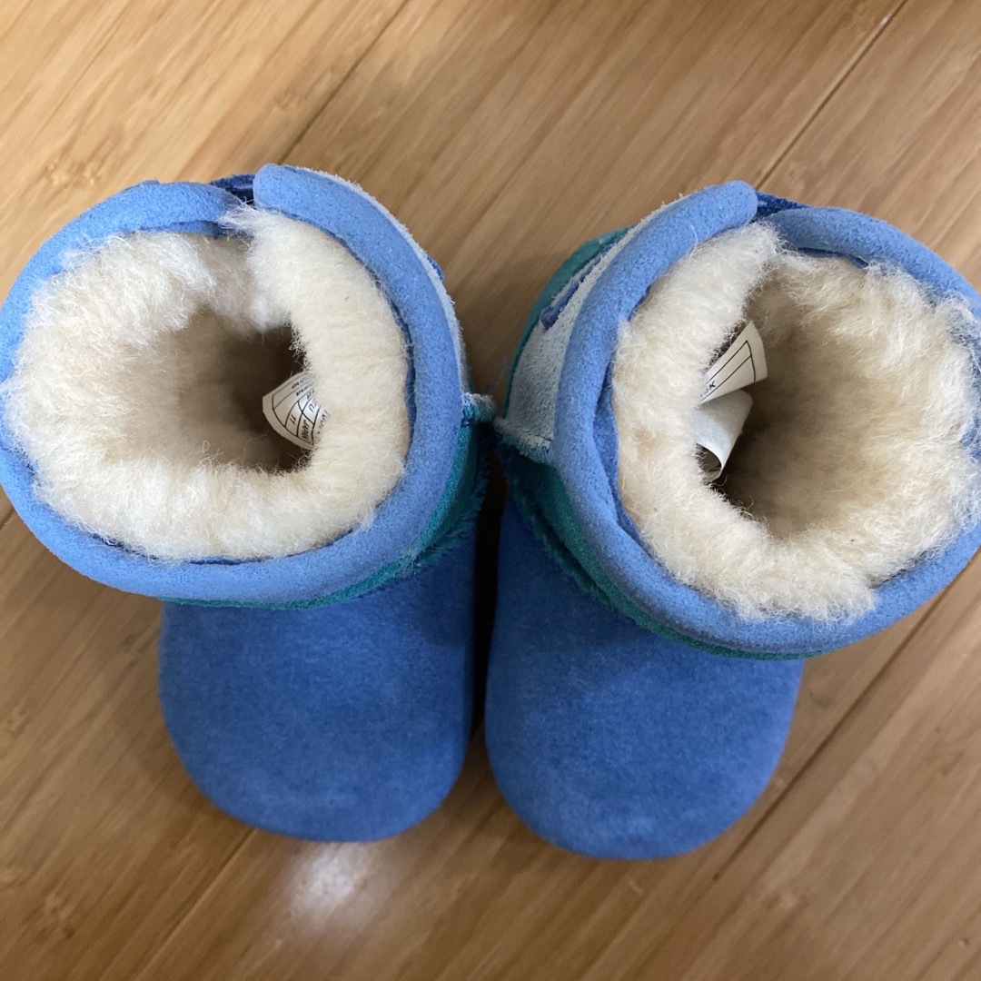 UGG(アグ)のアグ　ベビーシューズ キッズ/ベビー/マタニティのベビー靴/シューズ(~14cm)(フラットシューズ)の商品写真