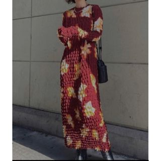 アメリヴィンテージ(Ameri VINTAGE)のameri NEON FLOWER I LINE DRESS レッド(ロングワンピース/マキシワンピース)