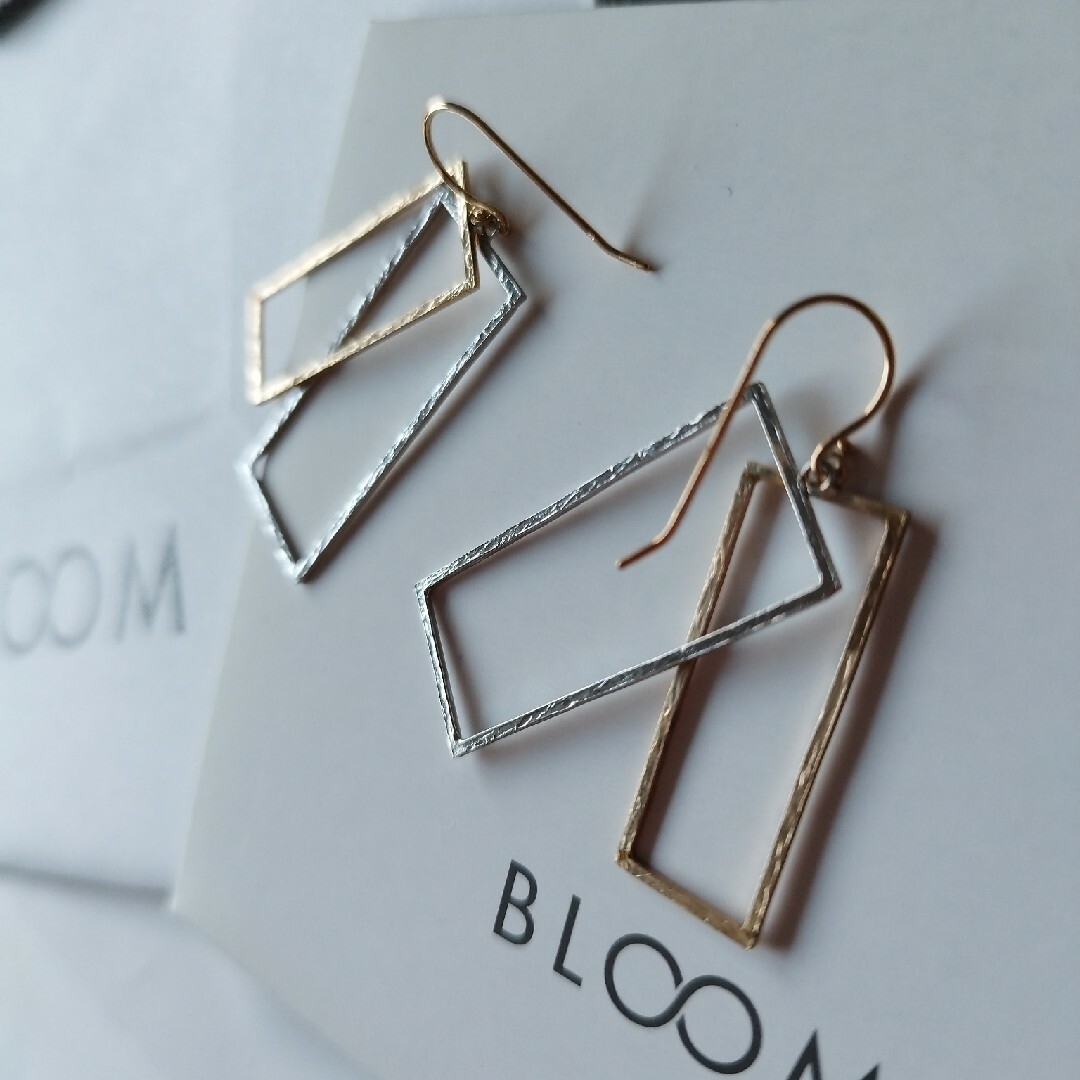 BLOOM(ブルーム)の新品|美品|BLOOM ブルーム　 k10　フックピアス レディースのアクセサリー(ピアス)の商品写真