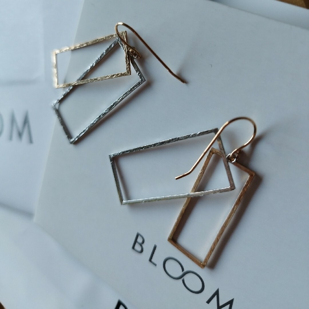 BLOOM(ブルーム)の新品|美品|BLOOM ブルーム　 k10　フックピアス レディースのアクセサリー(ピアス)の商品写真