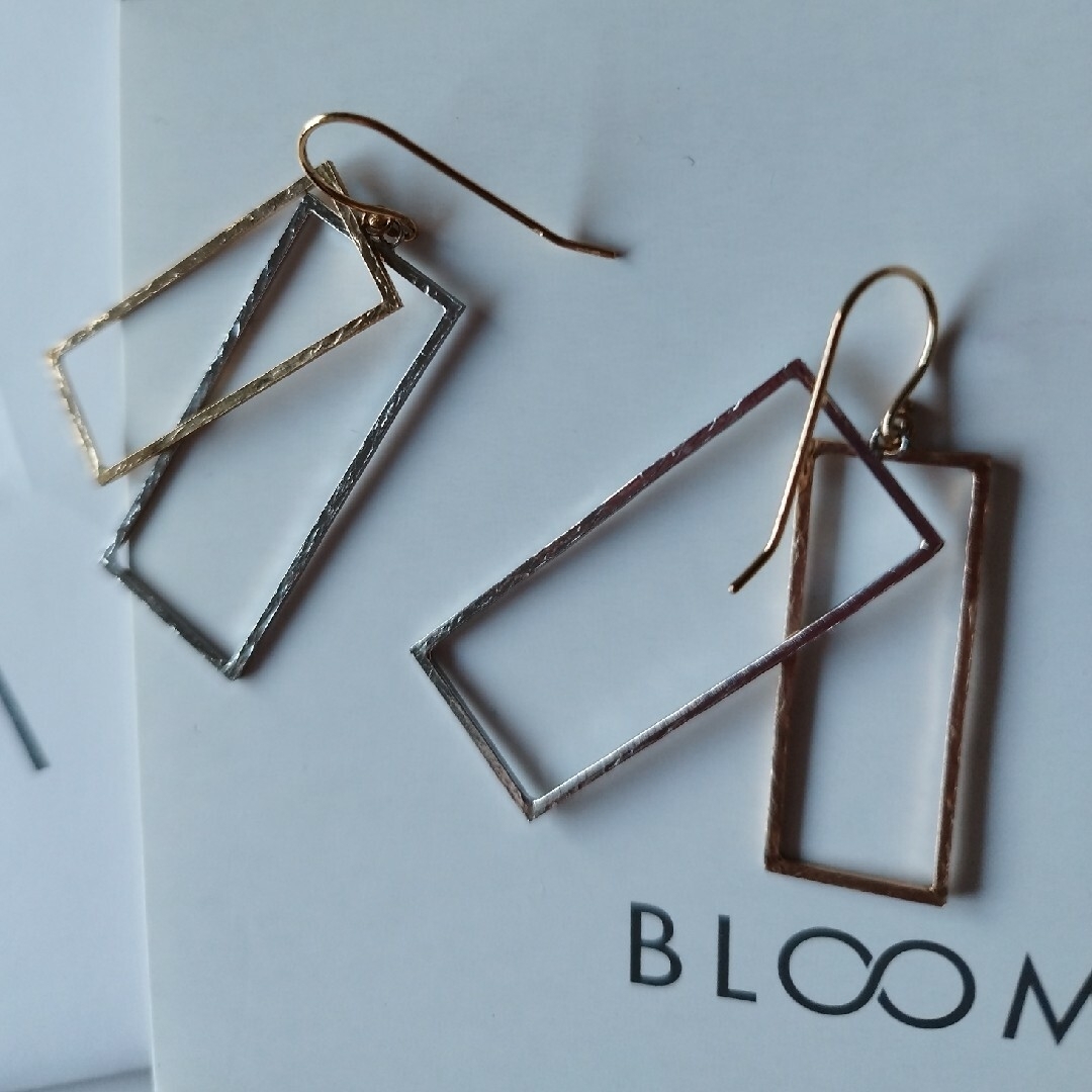 BLOOM(ブルーム)の新品|美品|BLOOM ブルーム　 k10　フックピアス レディースのアクセサリー(ピアス)の商品写真