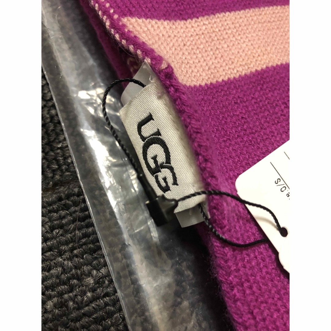 UGG(アグ)のUGG Knit Graphic Logo Scarfニットグラフィックスカーフ レディースのファッション小物(マフラー/ショール)の商品写真