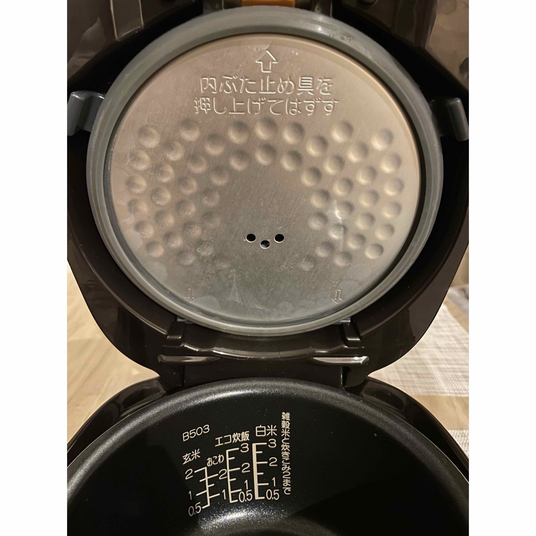 象印(ゾウジルシ)のたまご様専用炊飯器3合　ZOJIRUSHI NL-BC05(TA) 2019年製 スマホ/家電/カメラの調理家電(炊飯器)の商品写真