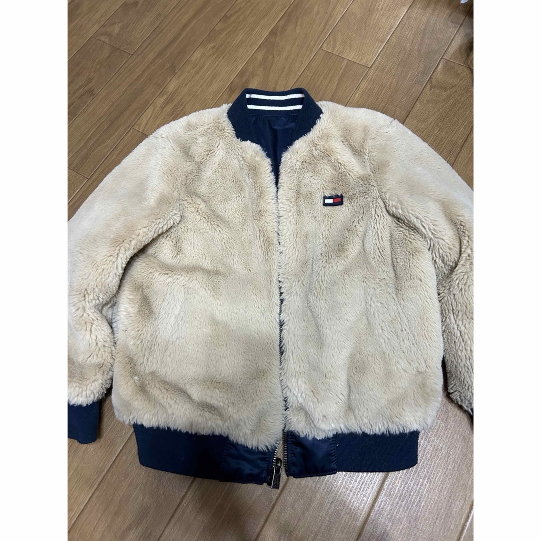 TOMMY HILFIGER(トミーヒルフィガー)のトミー リバーシブル ファージャケット 120 キッズ/ベビー/マタニティのキッズ服女の子用(90cm~)(ジャケット/上着)の商品写真