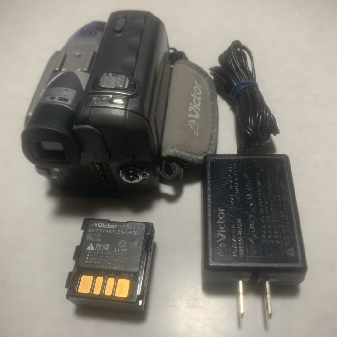 Victor - Victor miniDVビデオカメラ GR-DF590-Sの通販 by Victor - Victor miniDVビデオカメラ GR-DF590-Sの通販 by