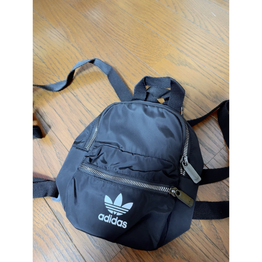 adidas(アディダス)の完売品　大人気　adidas 新品　3way 　リュック ショルダーバッグ レディースのバッグ(リュック/バックパック)の商品写真