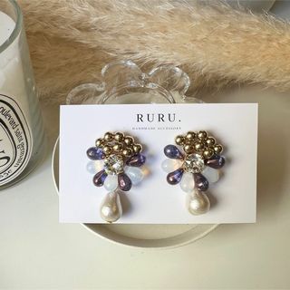 【12月限定価格】【Blume】　花　パール　ウェディング　お呼ばれ　フラワー(ピアス)