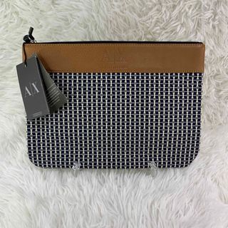 アルマーニエクスチェンジ(ARMANI EXCHANGE)の新品 タグ付 アルマーニエクスチェンジ クラッチバッグ セカンドバッグ 総柄(セカンドバッグ/クラッチバッグ)