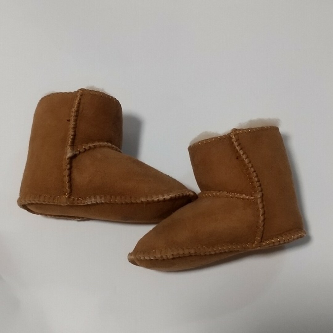 UGG(アグ)のUGG ベビーブーツ キッズ/ベビー/マタニティのベビー靴/シューズ(~14cm)(ブーツ)の商品写真