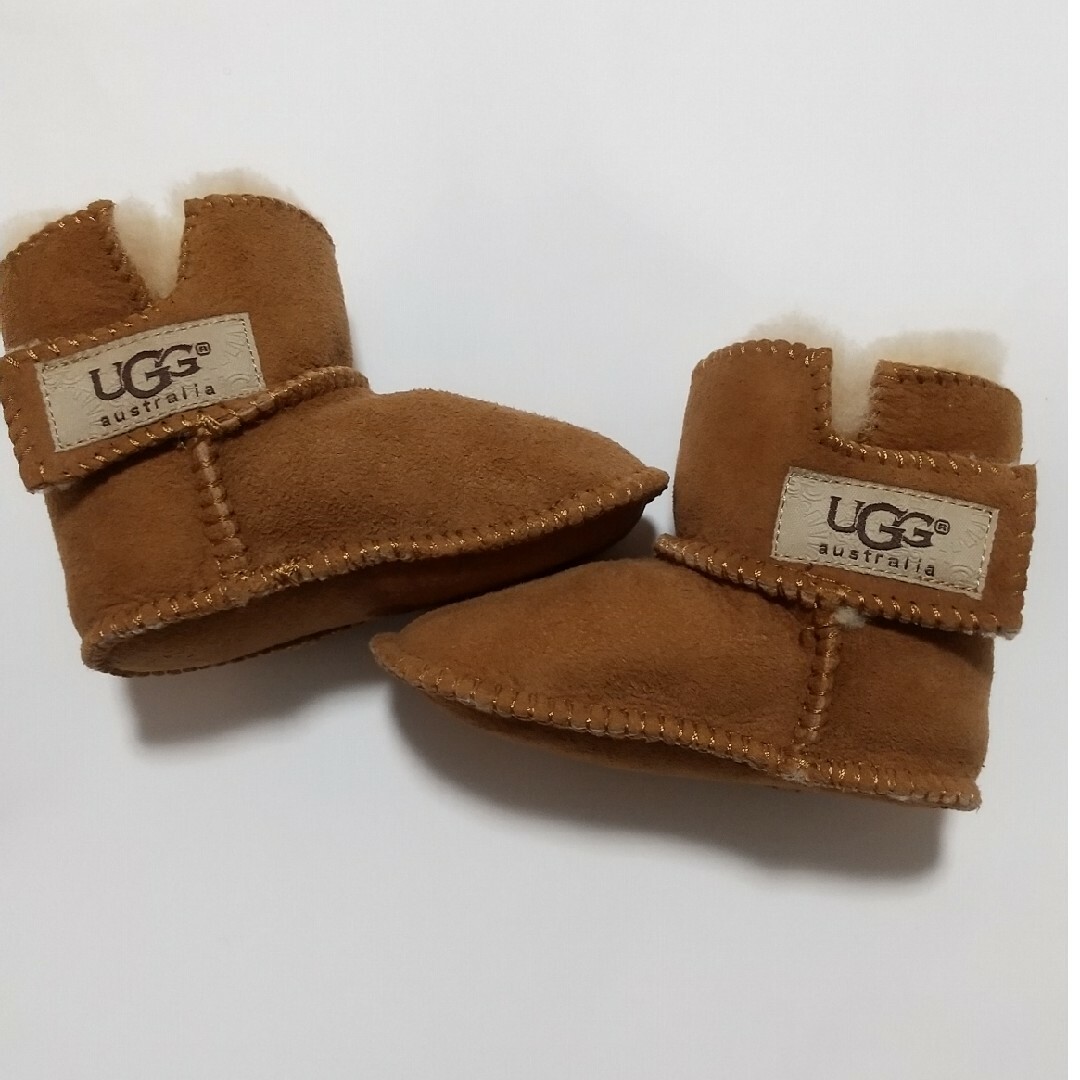 UGG(アグ)のUGG ベビーブーツ キッズ/ベビー/マタニティのベビー靴/シューズ(~14cm)(ブーツ)の商品写真