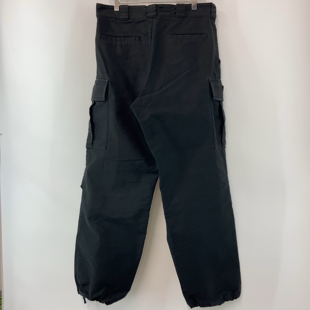 PRADA(プラダ)の【PRADA プラダ】【2023年モデル Black Cotton Satin Cargo Pant S コットン ブラック トライアングルステッチ SPH286】【国内正規品】 メンズのパンツ(ワークパンツ/カーゴパンツ)の商品写真