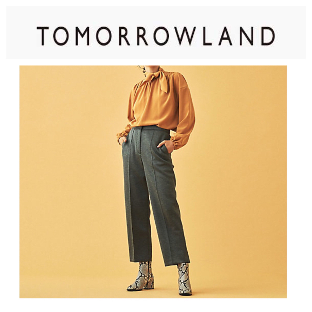 TOMORROWLAND(トゥモローランド)のトゥモローランド ボンディングクロス ストレートパンツ ボンディング パンツ  レディースのパンツ(カジュアルパンツ)の商品写真