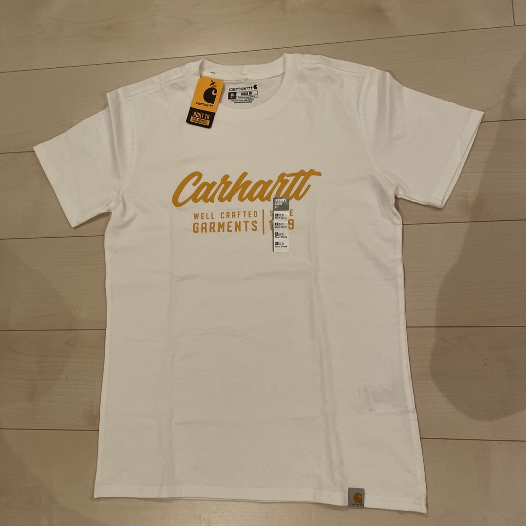 carhartt(カーハート)のcarhartt アメリカ購入　tシャツ  レディースのトップス(Tシャツ(半袖/袖なし))の商品写真