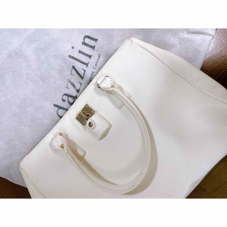 ダズリン(dazzlin)のdazzlin バッグ White 花柄 (ハンドバッグ)