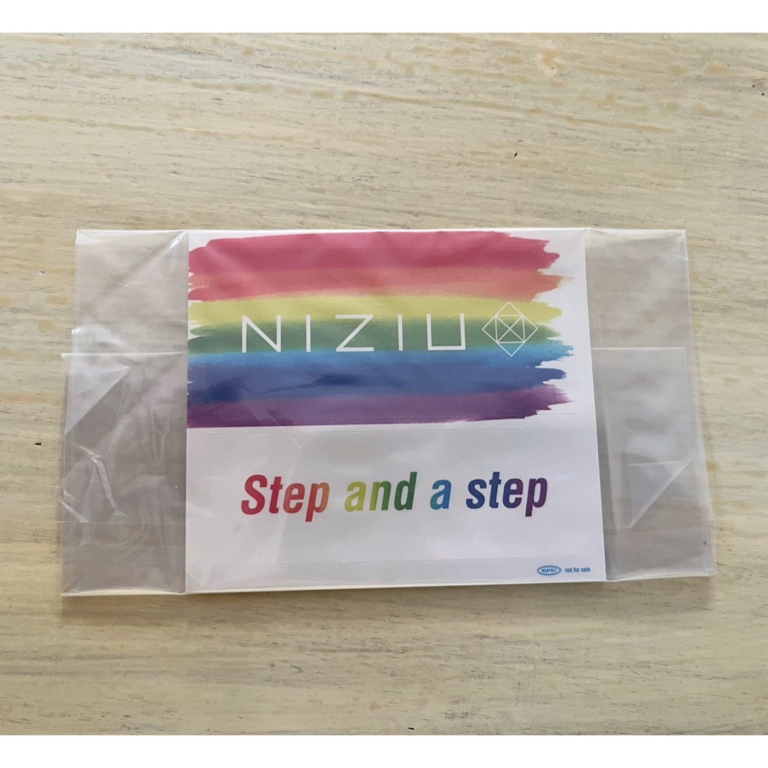 NiziU(ニジュー)のNiziU Step and a step エンタメ/ホビーのタレントグッズ(アイドルグッズ)の商品写真