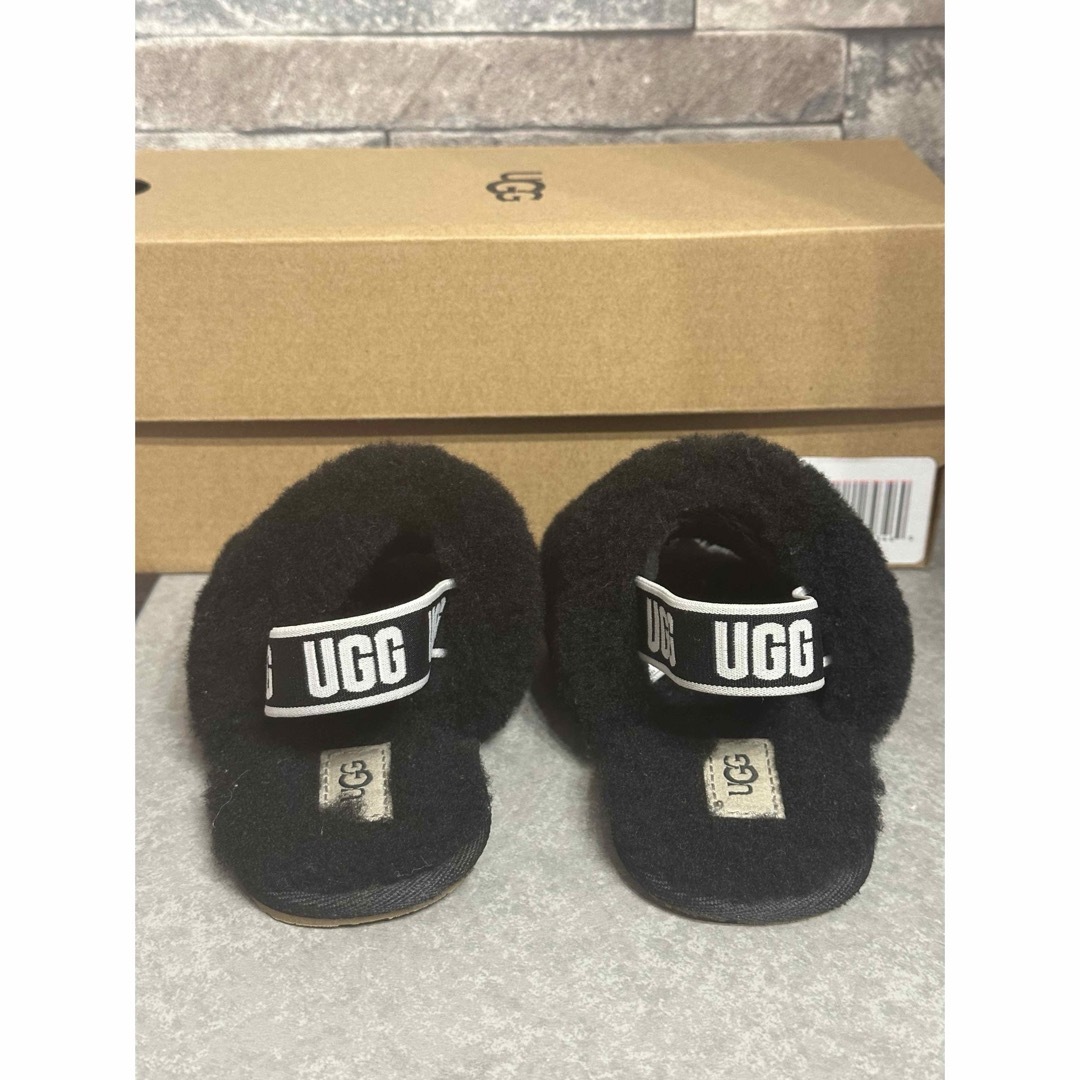 UGG(アグ)のUGG キッズ ファーサンダル 15 キッズ/ベビー/マタニティのキッズ靴/シューズ(15cm~)(サンダル)の商品写真