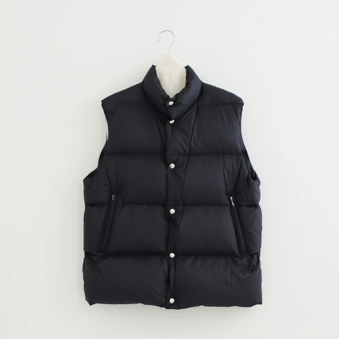 COMOLI - 新品未使用完売品2023AW COMOLI DOWN VEST サイズ3 COMOLI - 新品未使用完売品2023AW COMOLI DOWN VEST サイズ3